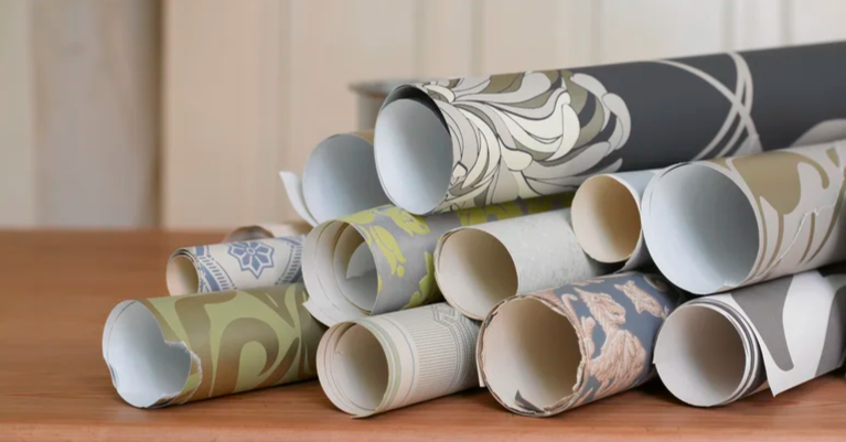 Создайте уникальный декор из остатков обоев: 2 простых идеи для вашего интерьера