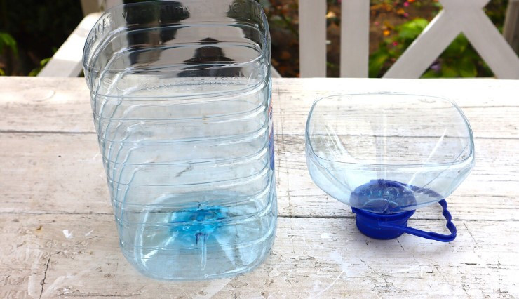 Как сделать корзину для хранения из двух пластиковых бутылок