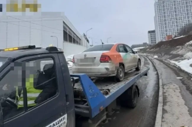 В Уфе задержали 17-летнего парня без прав за рулем автомобиля каршеринга