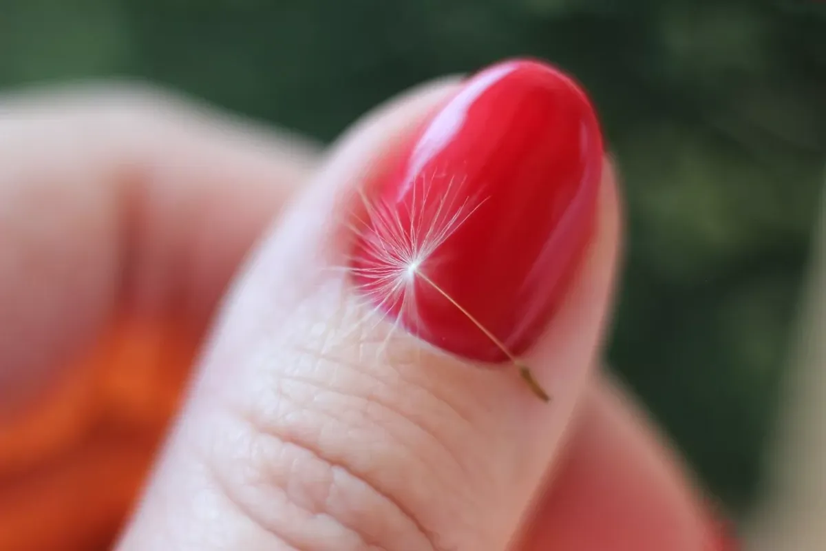 Оптимальные цвета лака для рук после 50: выбираем элегантные оттенки