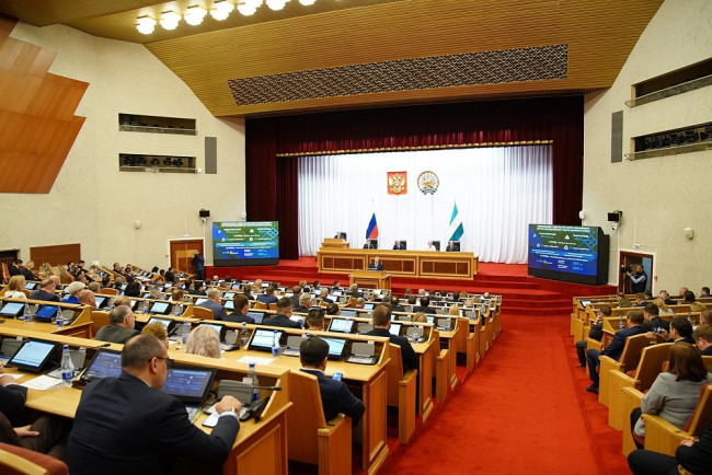 Глава Башкирии обсудил итоги работы правительства на заседании Госсобрания