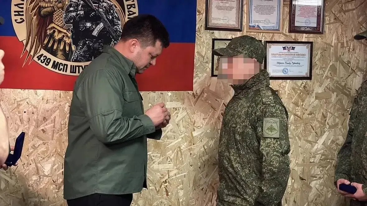 Мэр Уфы Ратмир Мавлиев наградил бойцов СВО медалями Шаймуратова