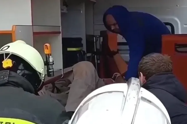 В Уфе водитель грузовика попал под колеса своего автомобиля