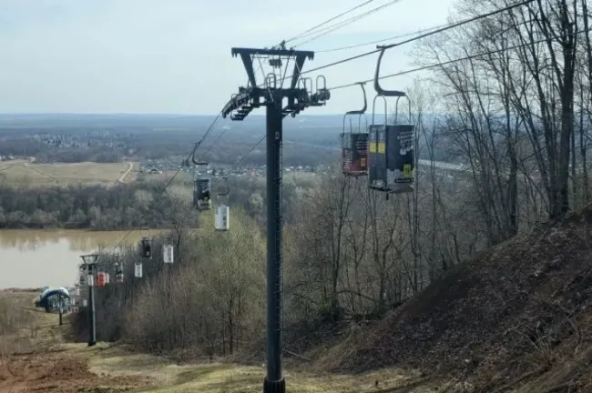 В Уфе открылась канатная дорога между микрорайоном Лесопарковый и остановкой «Трамплин»