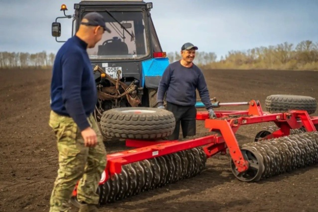Посевная кампания стартовала в Башкирии, аграрии активно работают на полях