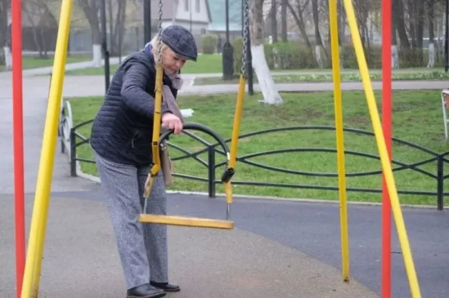 Общественники Башкирии начали мониторинг детских площадок из-за травм детей