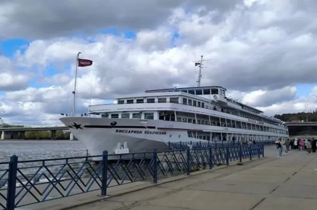 Круизный лайнер &laquo;Виссарион Белинский&raquo; прибыл в Уфу