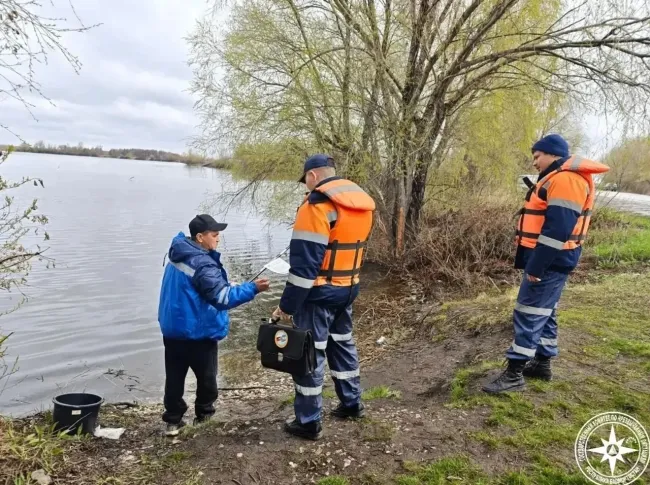 В Башкирии спасатели проводят рейды на водоемах для повышения безопасности