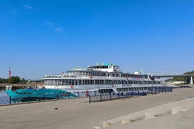 Круизные лайнеры прибывают в Уфу: теплоход Юрий Никулин уже на причале