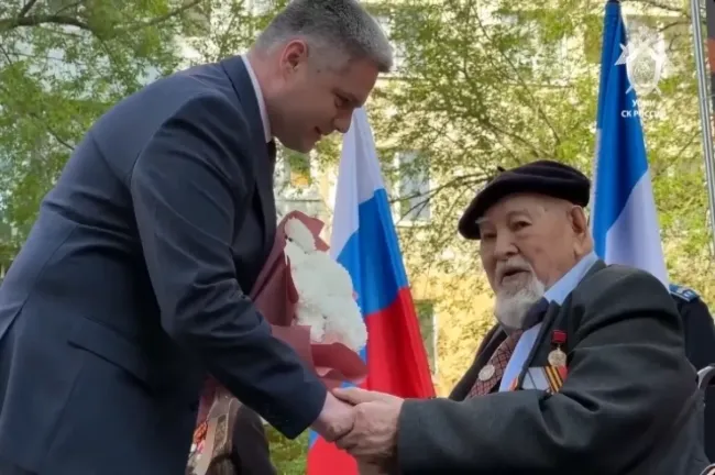 В Уфе прошёл парад в честь 101-летнего ветерана войны Асхата Мингазетдинова