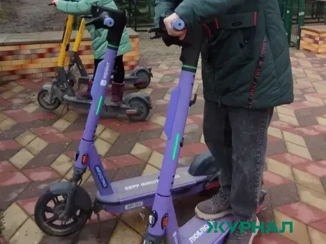 Уфимцы выражают недовольство по поводу самокатчиков на тротуарах